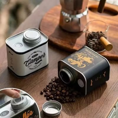 Boite a cafe Hermétique Vintage sur table