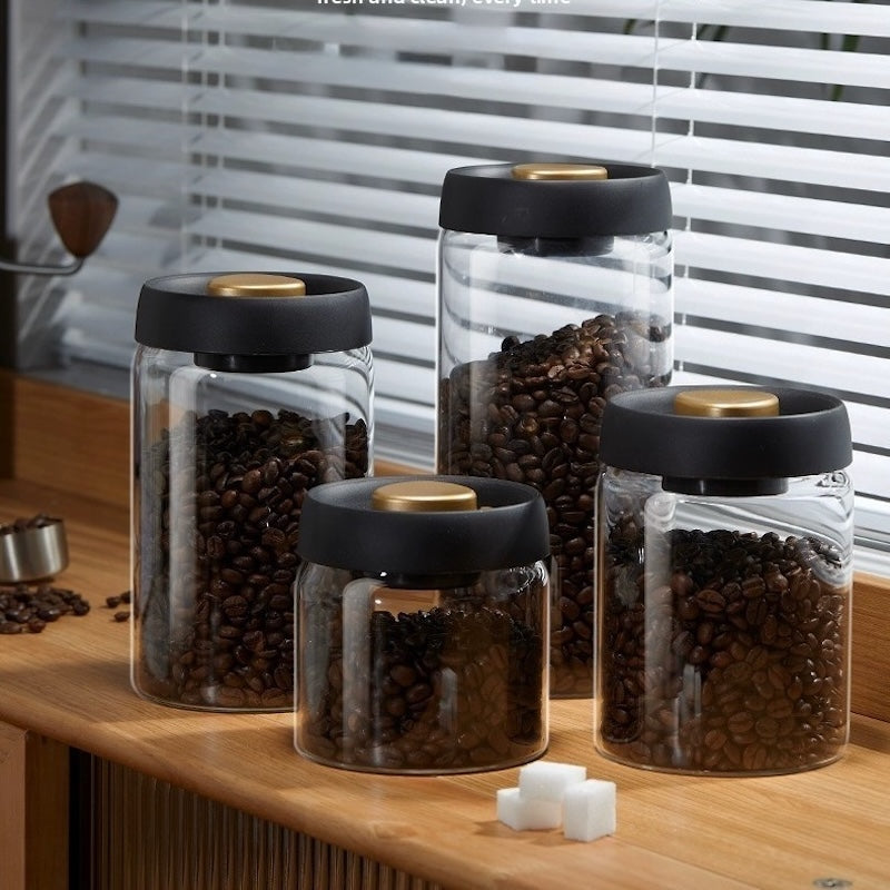 Boite pour cafe Superior quatre formats remplis de café sur une tablette