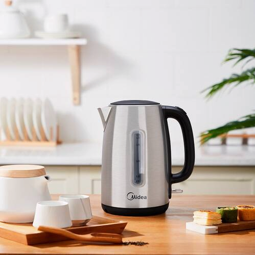 Bouilloire sur table avec accessoires à thé