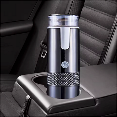 Café portable Saveurs Nomade dans console d'automobile