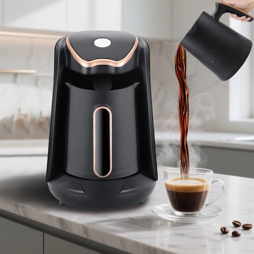 Café turc machine Cezve Prestige avec café versé dans une tasse
