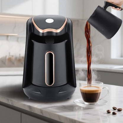 Café turc machine Cezve Prestige avec café versé dans une tasse