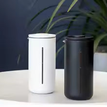 Deux cafetieres a piston Timemore sur table blanche - Mon Univers Thé et Café