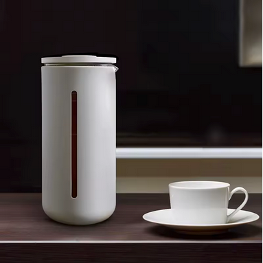 Cafetière a piston Timemore avec tasse blanche