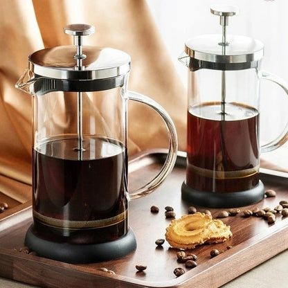 Cafetière a pistons Sublime deux formats dans un cabaret
