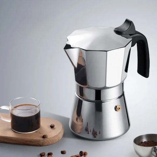 Cafetière italienne inox Moka Pot Coffee avec une tasse de café
