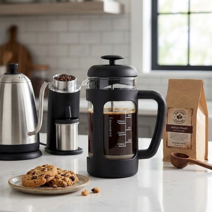 Cafetière piston Infinite avec des cookies et un sac de café