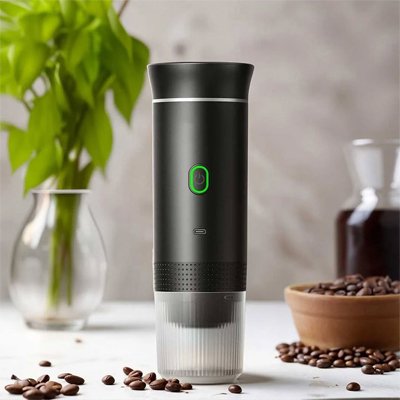 Cafetière portable​ Barista Nomade sur comptoir de cuisine