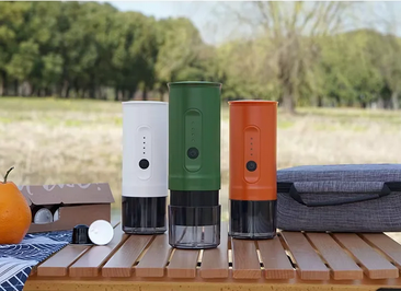 Cafetière portable Express35 sur banc extérieur