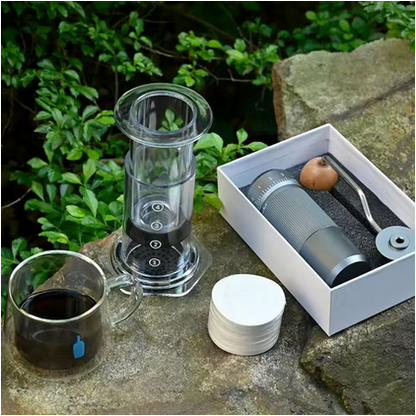 Cafetière portatif Extraction Parfaite sur une pierre
