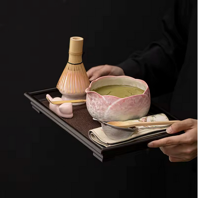 Coffret thé matcha Tradition Authentique sur plateau