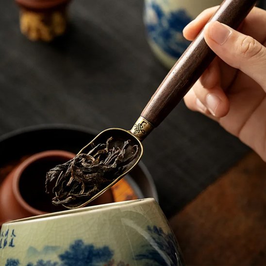 Cuillère à thé Kugn Fu avec thé
