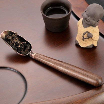 Cuillère à thé Kung Fu sur table