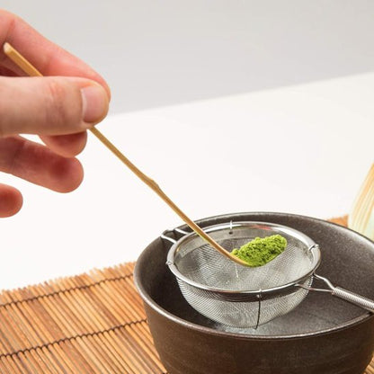 Cuillère à thé matcha avec passoire