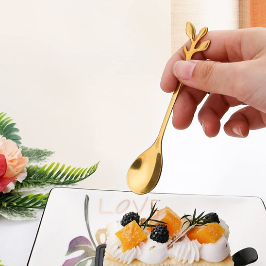 Cuillère Élégante sur dessert