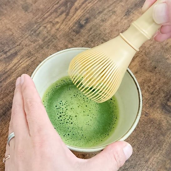 Fouet à matcha SaveurMatcha prêt à fouetter le matca