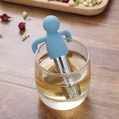 Infuseur à thé dans un verre