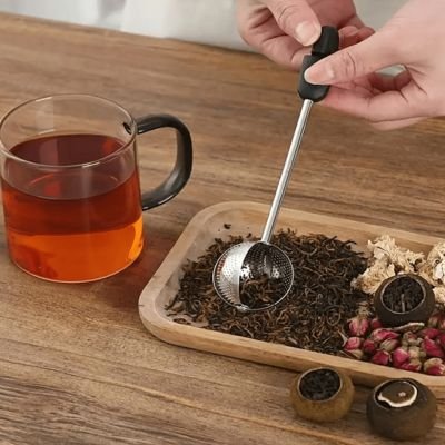 Infuseur à thé Filtration Parfaite e remplit de thé