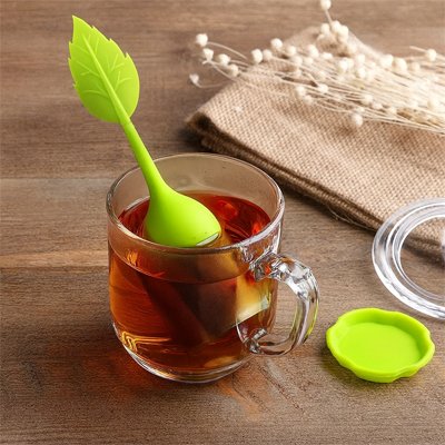 Infuseur the Filtre Feuille infuse dans tasse