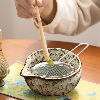Kit matcha Traditionnel Japonais cuillère verse matcha dans le bol