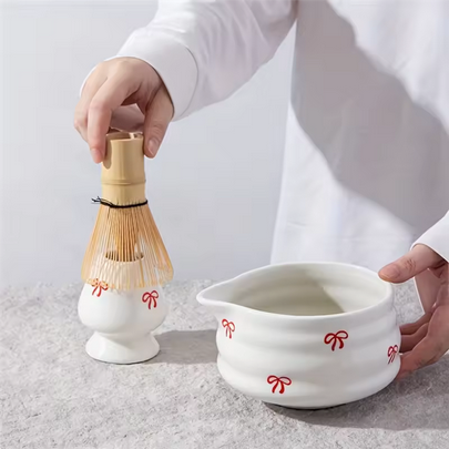Kit Matcha Cérémonie Zen dépose fouet sur support