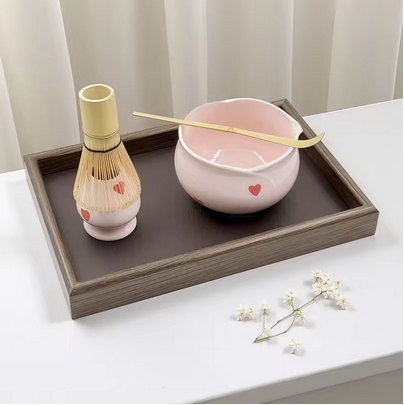 Kit matcha Japanese Ceremony bol et fouet sur palteau