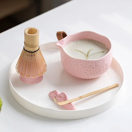 kit pour matcha Fleur Sakura ensemble rose sur plateau