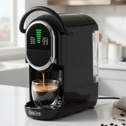 Machine à café dosette Espresso rapide noir sur le comptoir