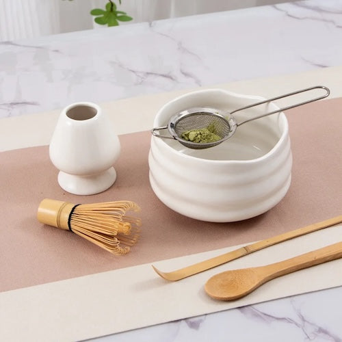 Matcha tea set Coffret Matcha ensemble sur une table