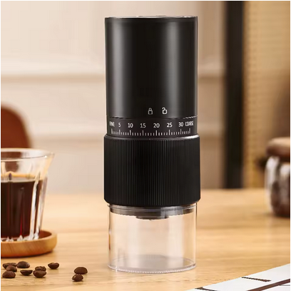 Moulin à café électrique Saveurs Authentiques sur table