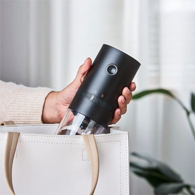 Moulin a cafe​ Precision Barista sur sac à main