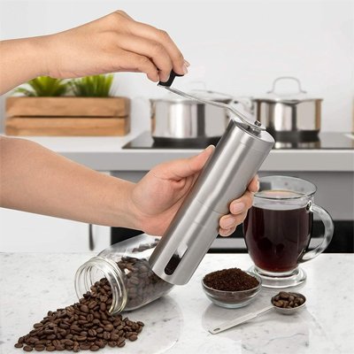 Moulin à café​ Premium avec grains de café et tasse