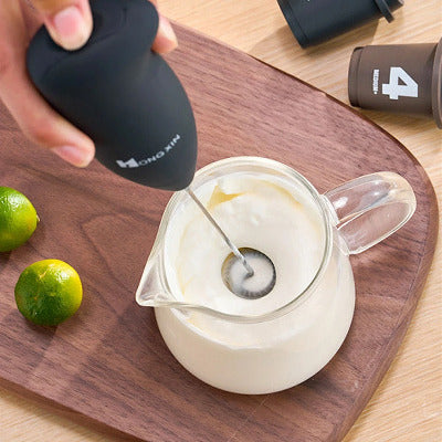 Mousseur electrique Portable Inox mousse lait dans un pot