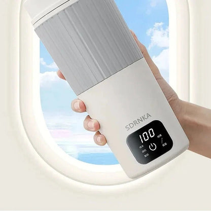 Petite bouilloire Nomade Compacte en avion