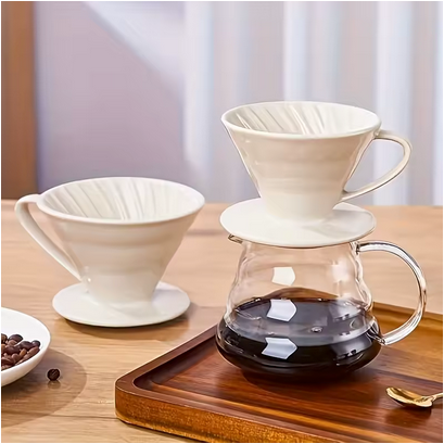 Porte filtre à café Céramique Vintage sur un plateau avec cafetière