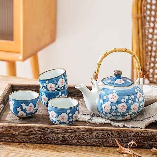 Service à thé porcelaine Souffle de Vent dans un plateau de service