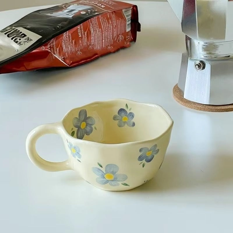 Tasse céramique Fleurie Élégante variante fleurs blues