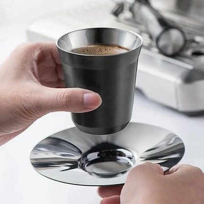 Tasse double paroi ÉcoCafé sur une  soucoupe