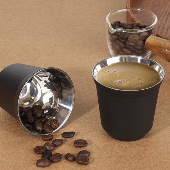 Tasse double paroi ÉcoCafé avec café autre avec grains de café