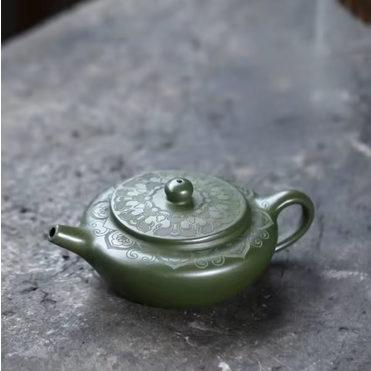 Theiere japonaise Kung Fu Teapot sur comptoir