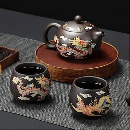 Théières chinoises Zisha Xishi sur napperon
